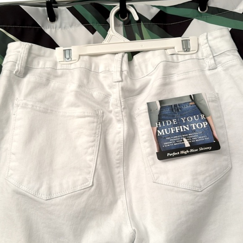NWT White Royalty Stretch Jeans - Picture 4 of 6